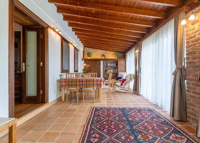 Goldsmith House Villa *