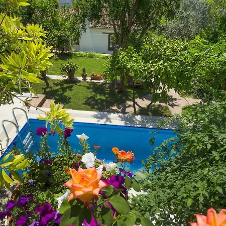 فيلة Goldsmith House *